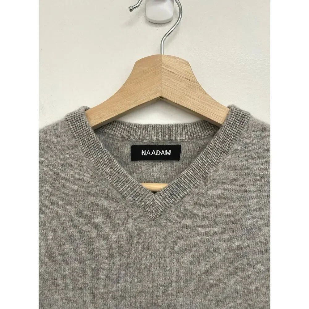 Naadam Men’s 100% Cashmere V-Neck Classic Basic Luxury Soft Sweater - Small